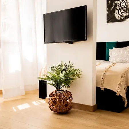 Piotrapartments - Wilcza - Luxury - Prime Location *